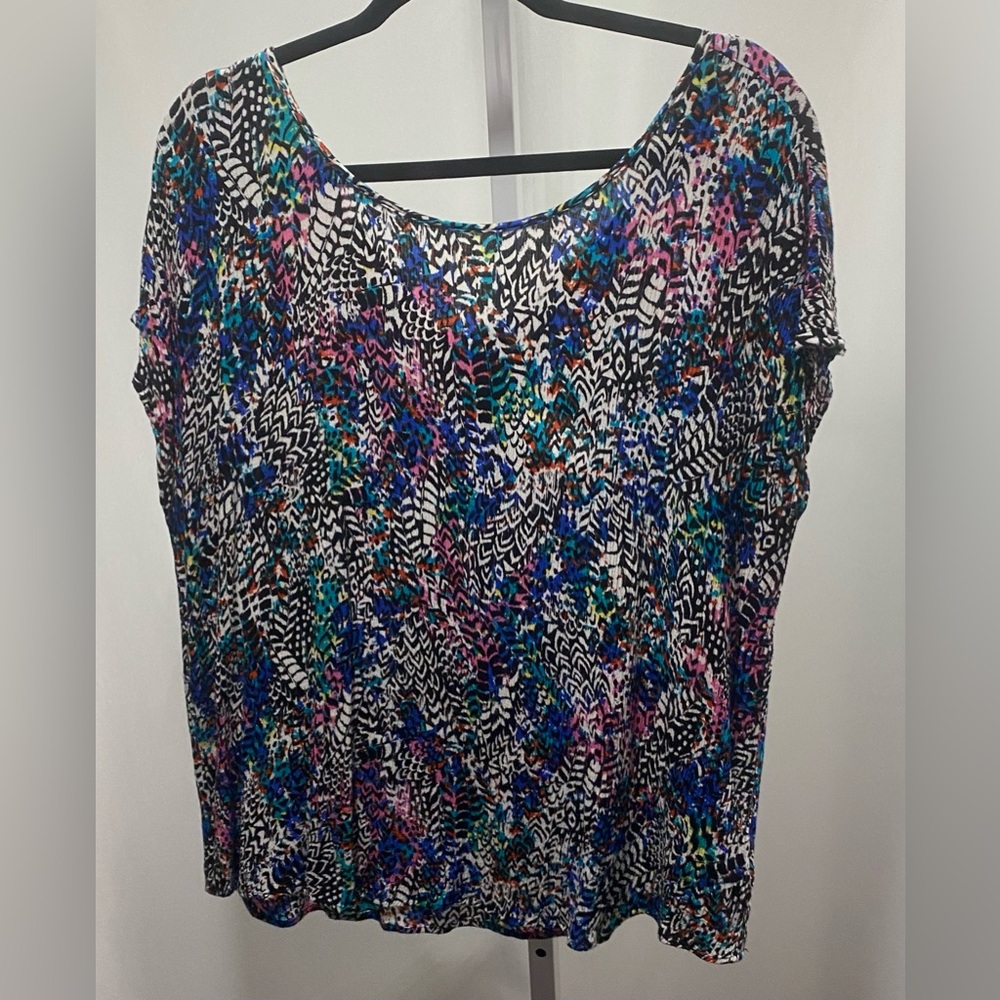 Love On A Hanger Blouse Women 1X‎ Black Multicolor Printed Scoop Neck Twist Back